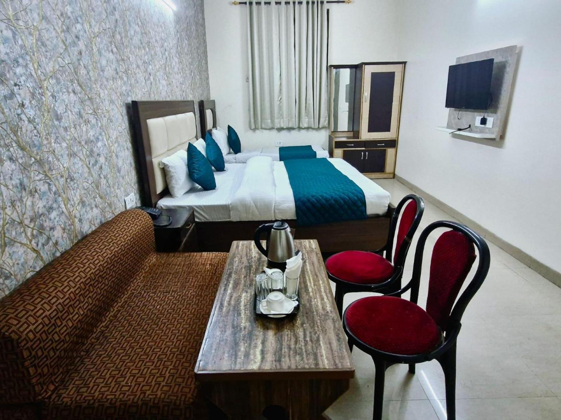 Airport Hotel Mayank Residency Нью-Делі Екстер'єр фото