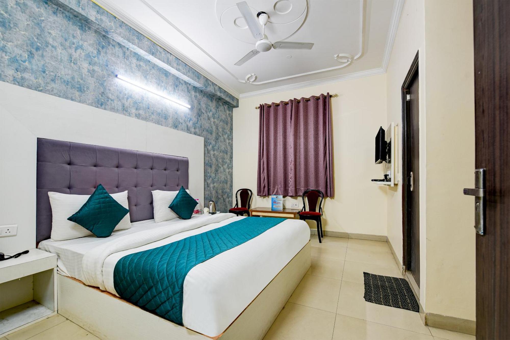 Airport Hotel Mayank Residency Нью-Делі Екстер'єр фото