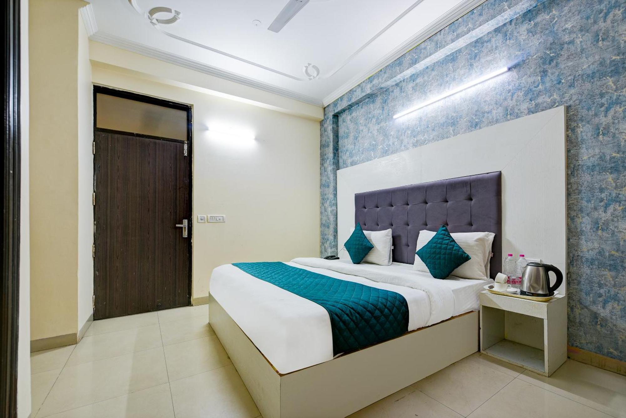 Airport Hotel Mayank Residency Нью-Делі Екстер'єр фото