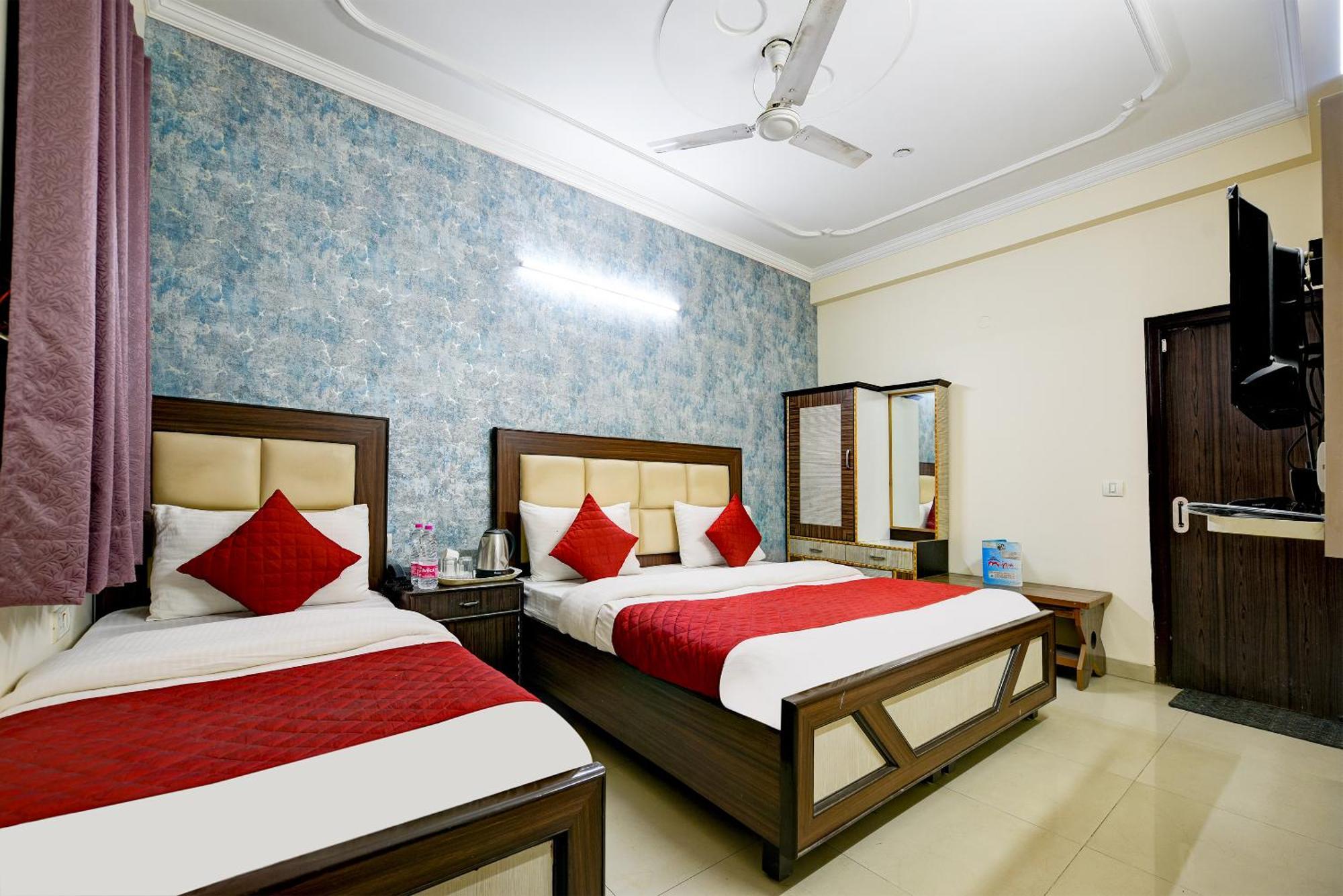 Airport Hotel Mayank Residency Нью-Делі Екстер'єр фото
