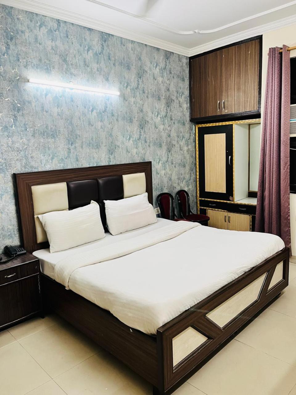 Airport Hotel Mayank Residency Нью-Делі Екстер'єр фото