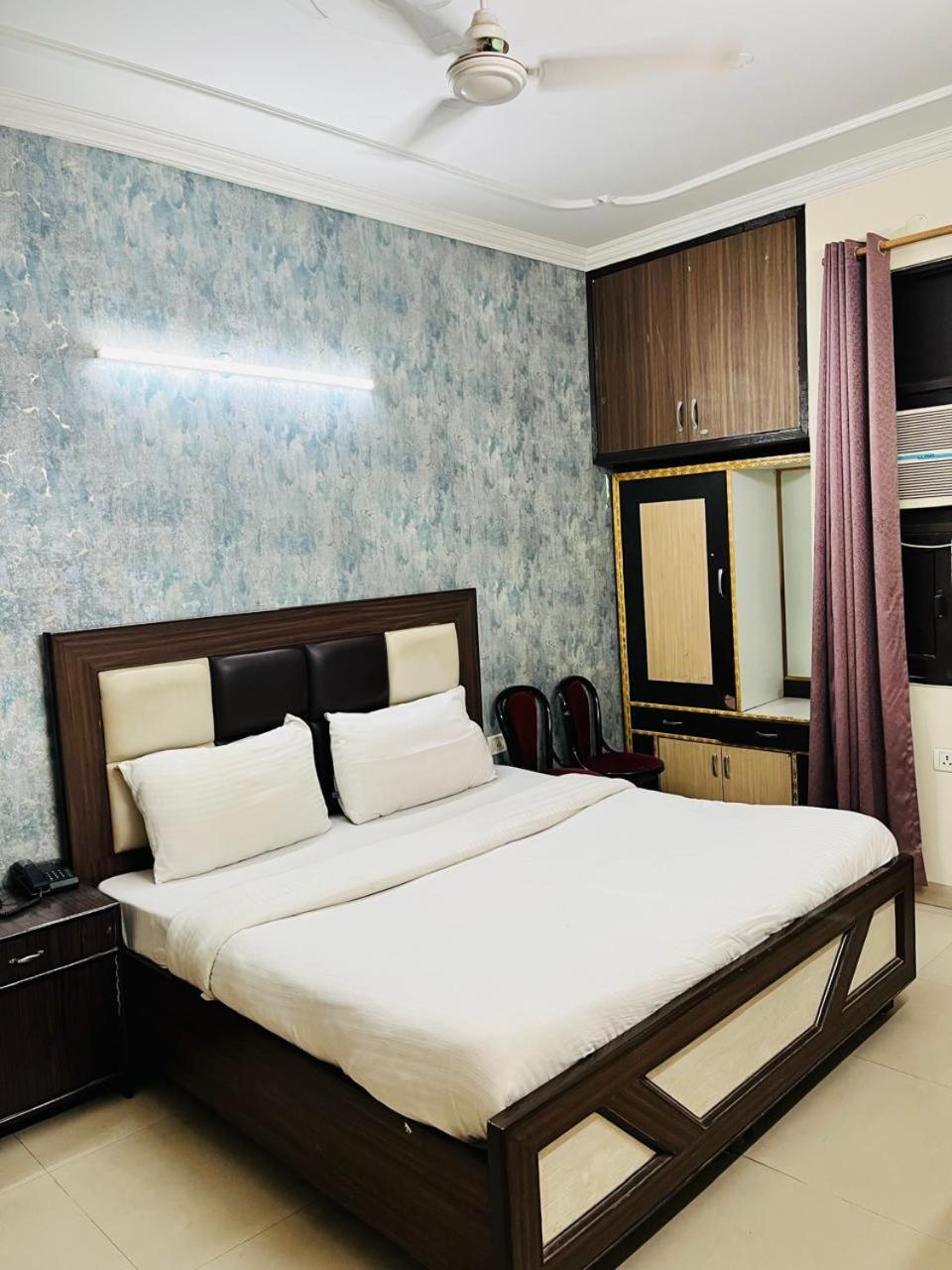 Airport Hotel Mayank Residency Нью-Делі Екстер'єр фото