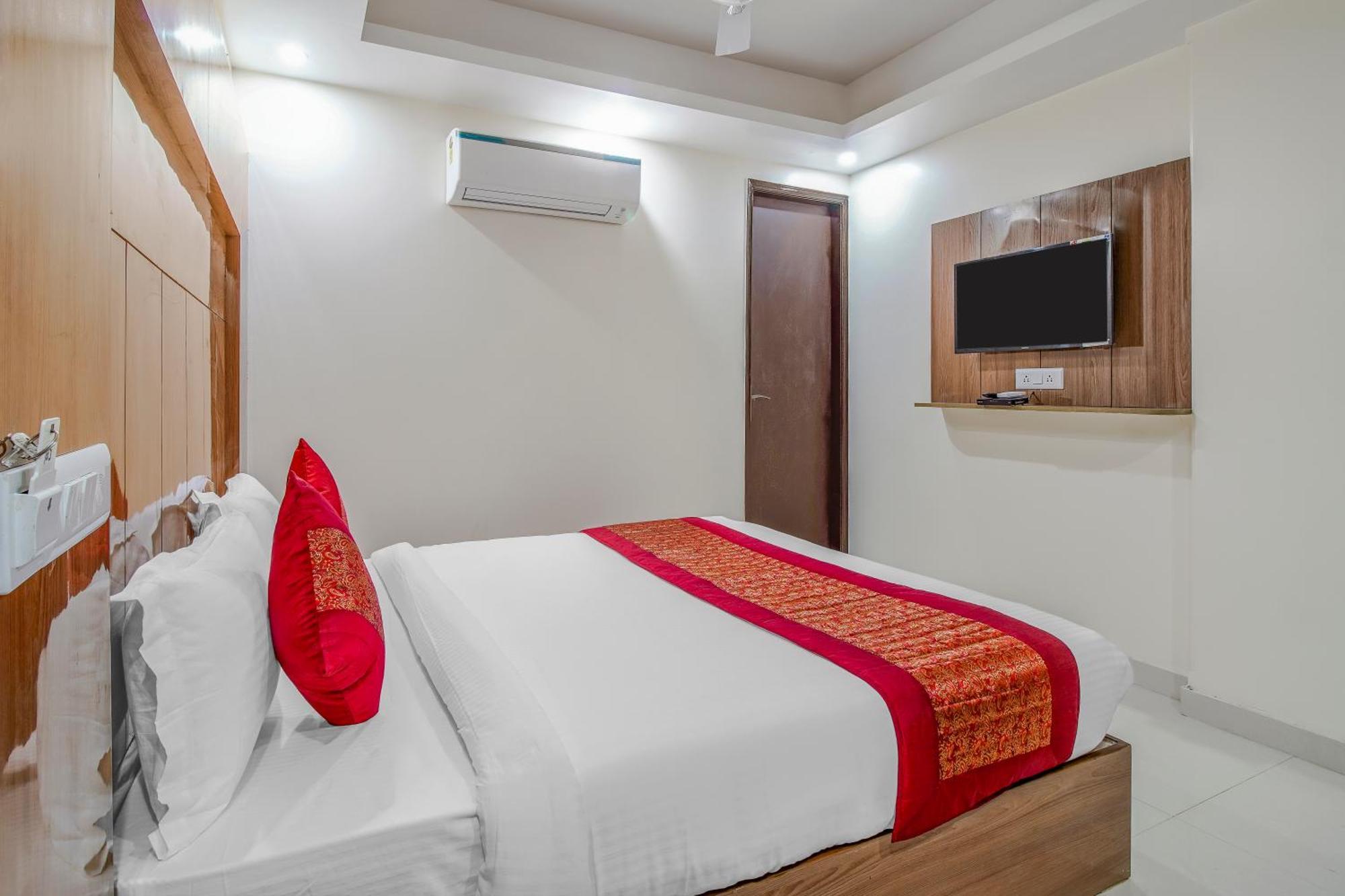 Airport Hotel Mayank Residency Нью-Делі Екстер'єр фото