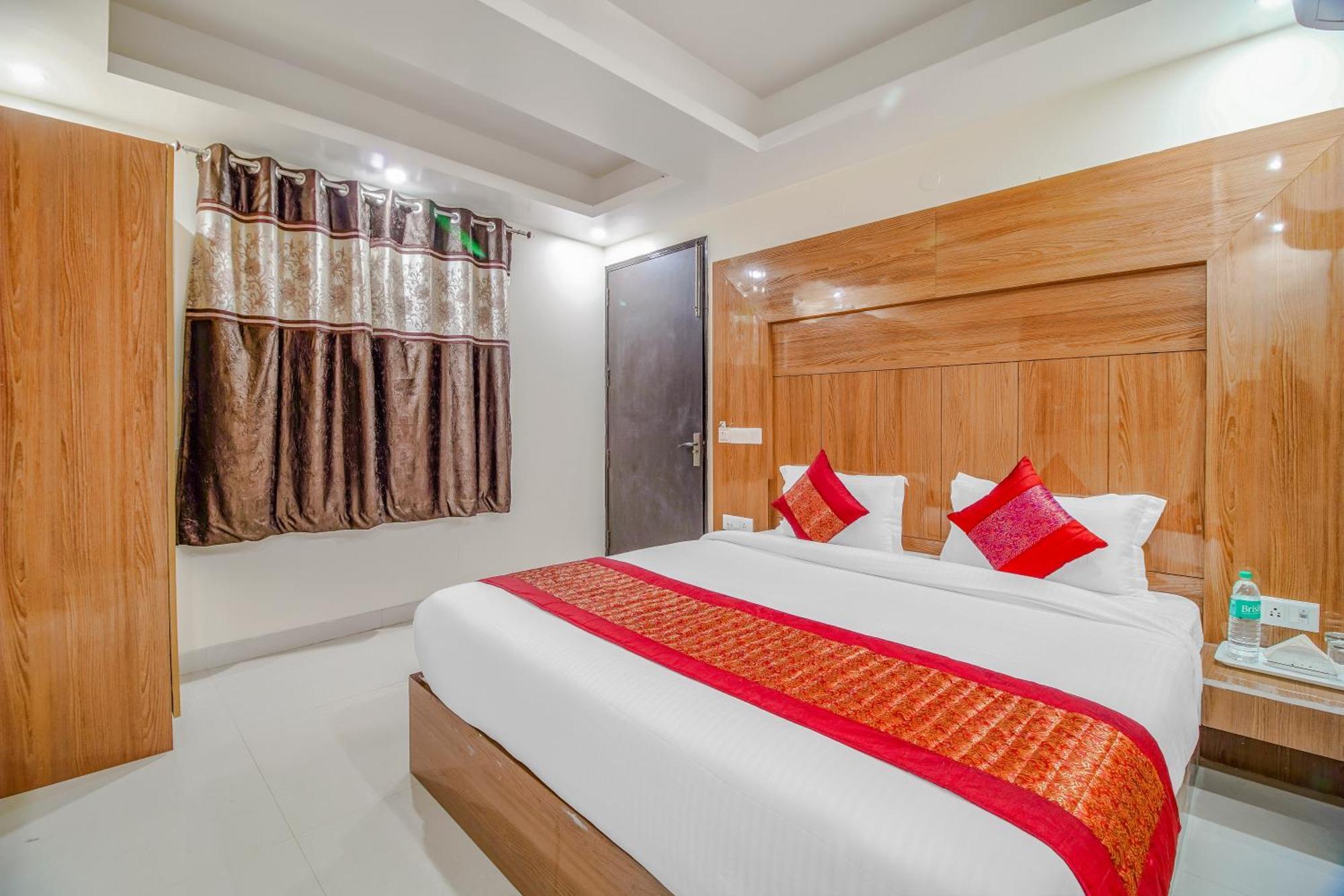 Airport Hotel Mayank Residency Нью-Делі Екстер'єр фото
